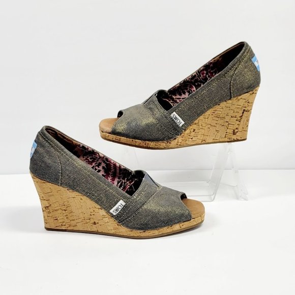 TOMS metallic canvas cork wedge shoes Sz 6.5 - Picture 3 of 9